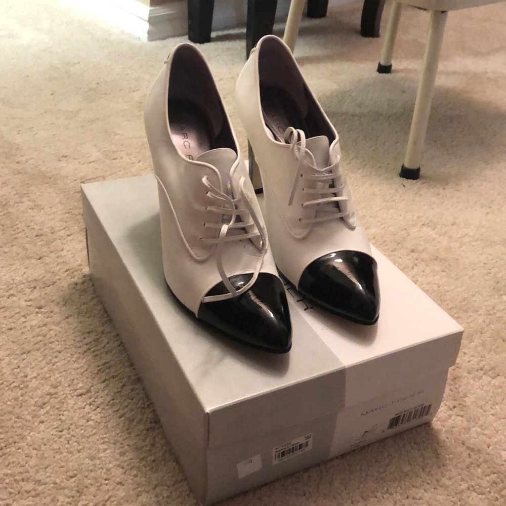 Marc Fisher oxford heels